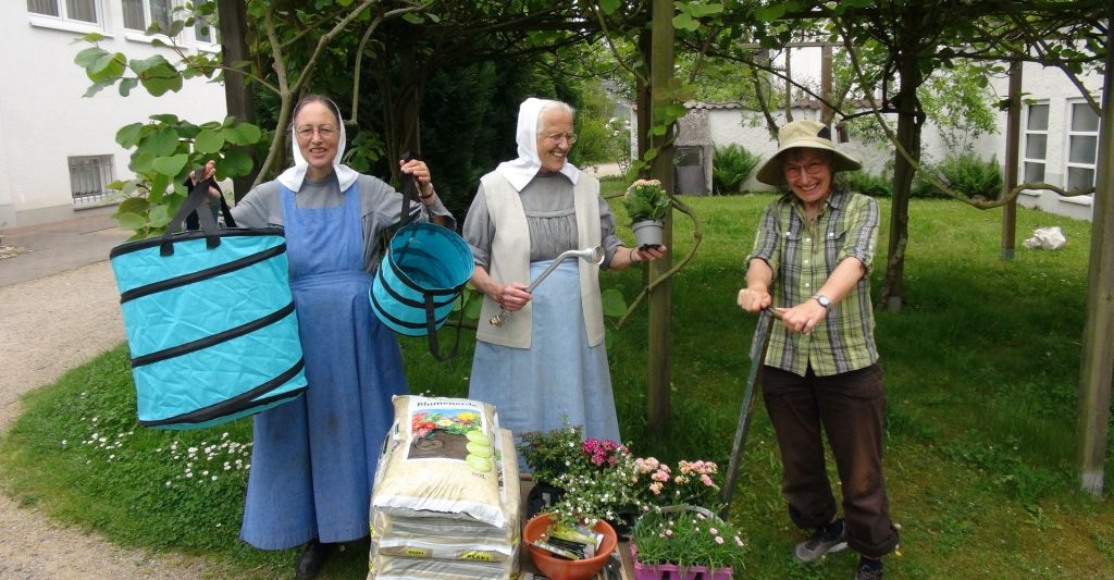 아버지의 신실하심을 노래하는 정원부 자매들